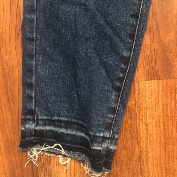 Universal Thread Frayed Hem Jeans - Picture 2 of 3